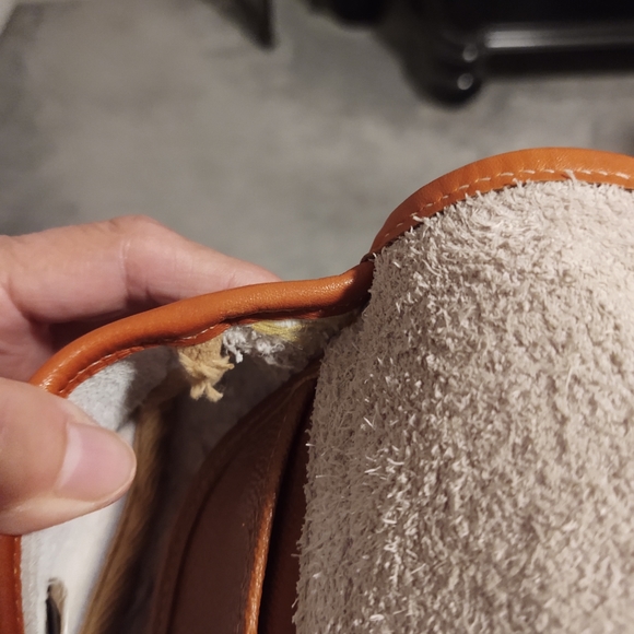 Dooney and Bourke - Picture 4 of 4